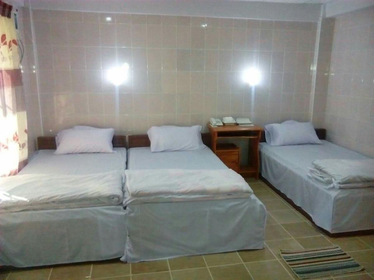 Red Dragon Hotel Hsipaw Exterior photo