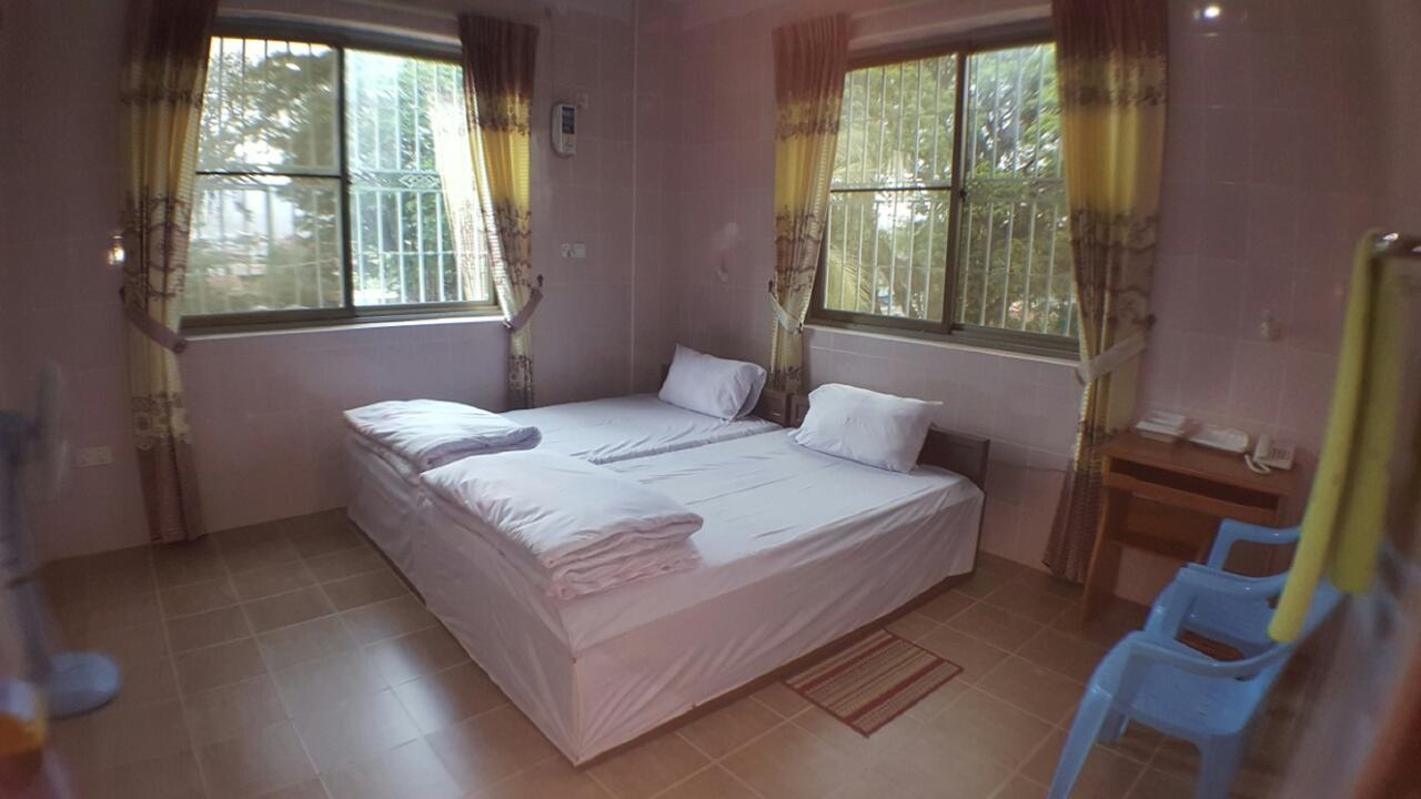 Red Dragon Hotel Hsipaw Exterior photo